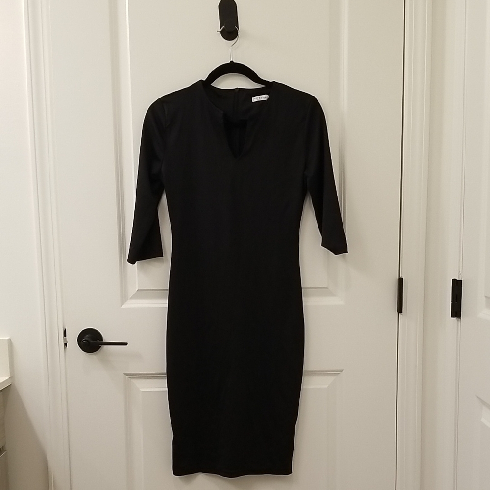 Naggoo Medium 3/4 Sleeve Sleek Bodycon Black Dress